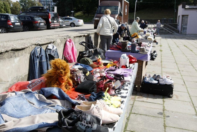 „Blusų“ turgaus prekeiviams stinga erdvės?