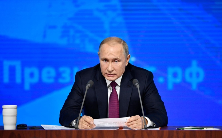 V. Putinas: Vakarai mėgina sulaikyti galingą Rusiją