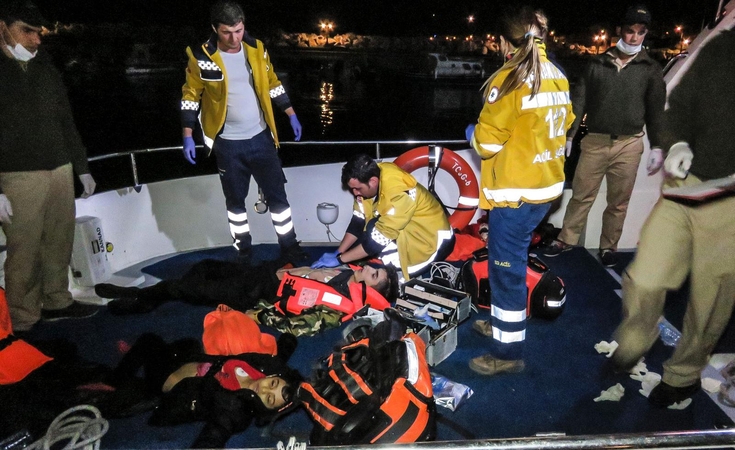 Nuskendus laivui žuvo mažiausiai penki migrantai, tarp jų kūdikis