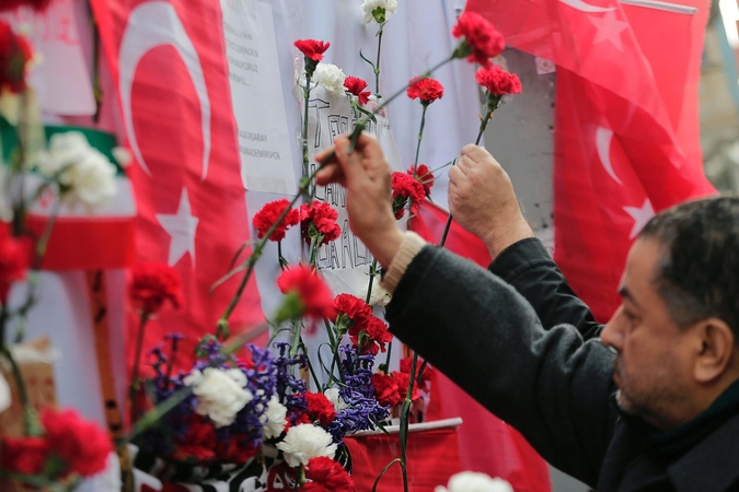 Turkija ieško džihadistų trejeto, kuris gali planuoti naujas atakas