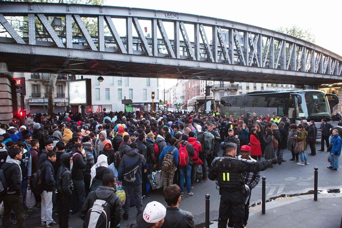Iš Paryžiaus migrantų stovyklos evakuota daugiau kaip tūkstantis žmonių