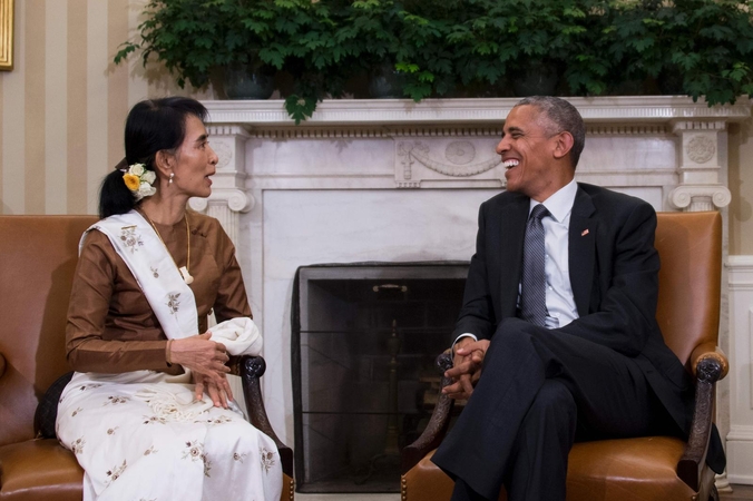 B. Obama: JAV pasirengusios atšaukti sankcijas Mianmarui