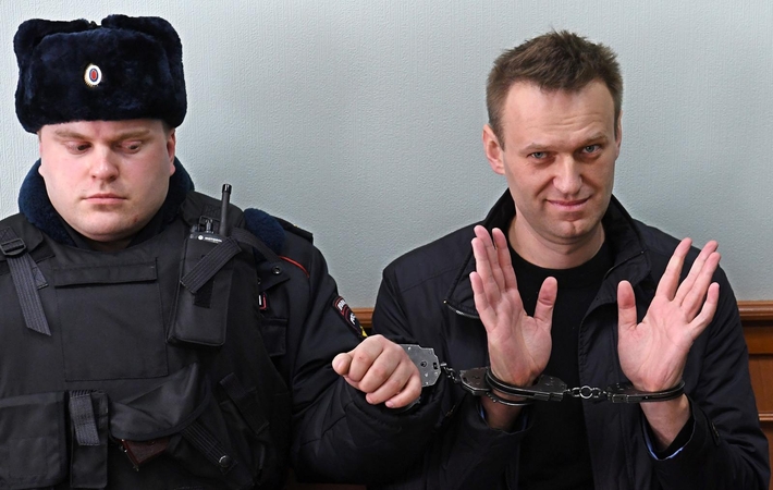 Aleksejus Navalnas (dešinėje)