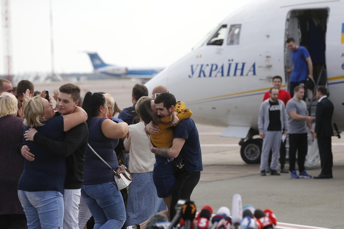 Lietuva ragina Rusiją paleisti kitus nelaisvėje laikomus ukrainiečius