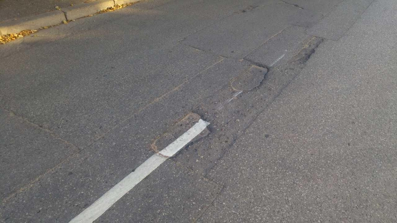 Kauniečiai stebisi: ženklinamos gatvių duobės