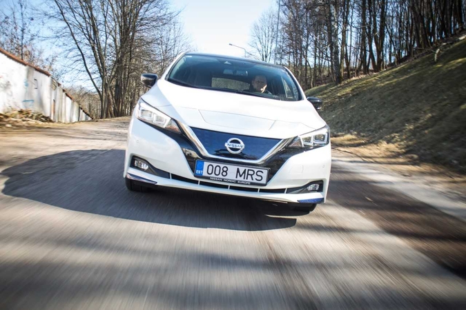 Naujuose automobiliuose – privalomos sistemos