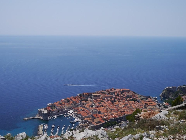 Kroatijoje laivui užplaukus ant valties žuvo mažiausiai du žmonės, keli dingo