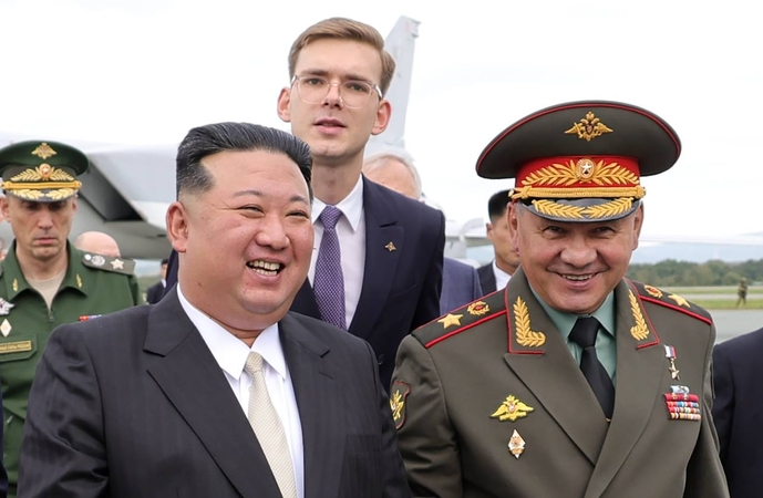 Kim Jong Unas ir Sergejus Šoigu