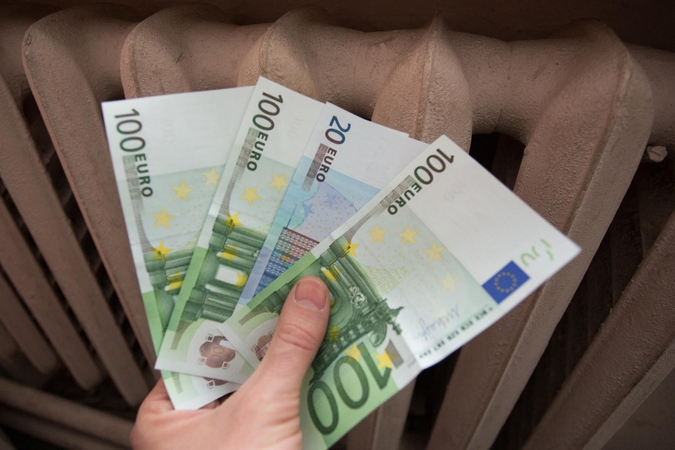 Prognozuoja apie 25 proc. mažesnes balandžio sąskaitas nei pernai