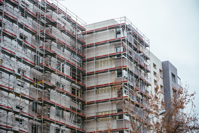 Vyriausybė pratęsė paramą daugiabučių renovacijai
