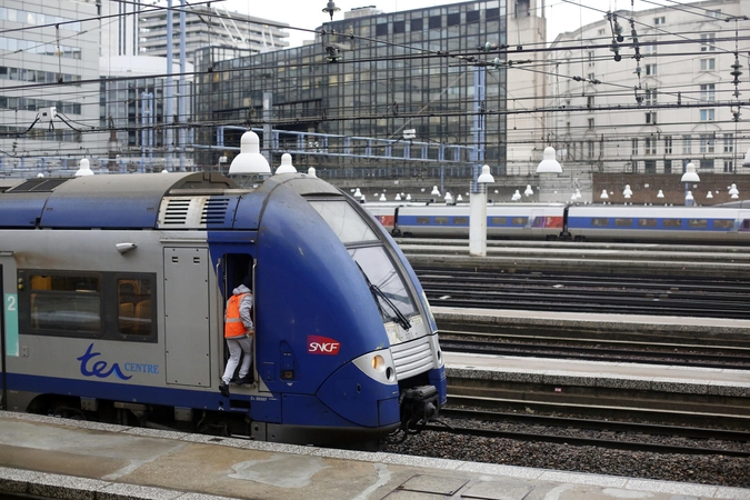Streikai vėl paralyžiavo transportą Prancūzijoje