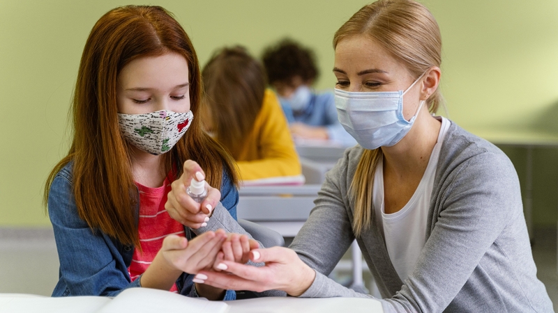 NVSC vadovė: daugiausia židinių fiksuojama ugdymo įstaigose, bet uždaryti jų neskubėsime