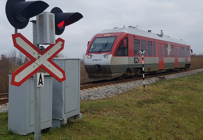 Idėja: tarpmiestiniuose traukiniuose galėtų būti diegiama kombinuota su „Smiltynės perkėla“ bilietų sistema.