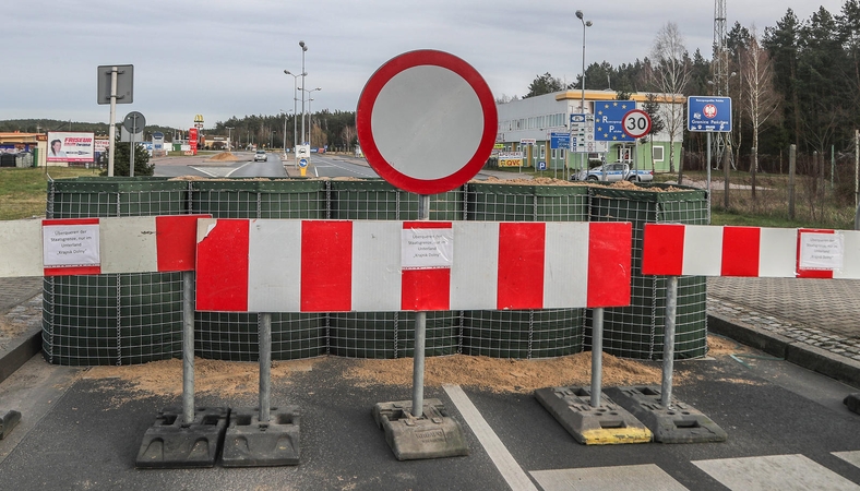 Lenkija įleido grupę lietuvių, kiti bus parskraidinti