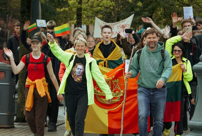 Lilija Bručkienė (centre)