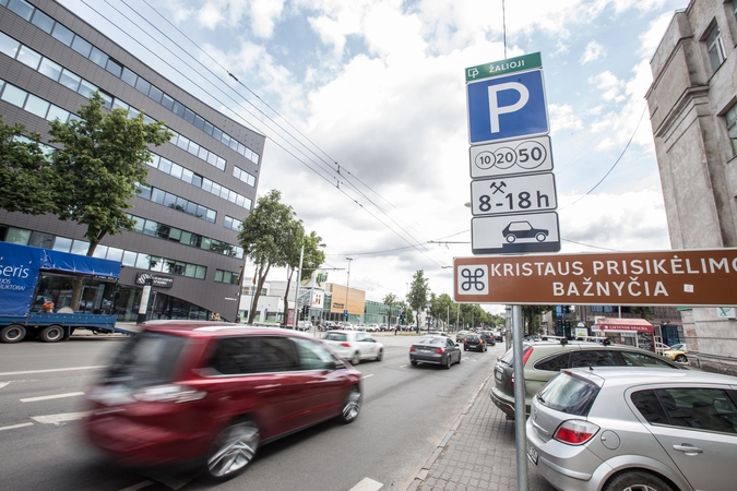 Svarbu: kodėl keičiasi rinkliavos dydis už automobilių stovėjimą?