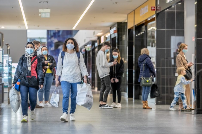 Parduotuvės prekybos centruose gali veikti ir savaitgaliais