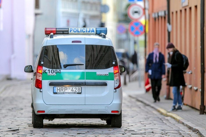 Policija gavo 183 pranešimus dėl karantino pažeidimų, 69 žmonės nubausti
