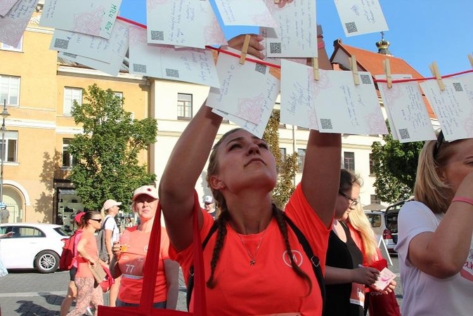 „Moterų bėgime“ – linkėjimai vėžiu sergančioms moterims