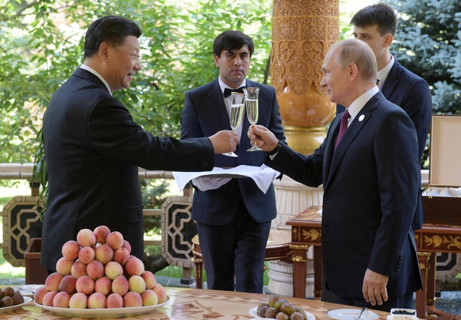 V. Putinas Kinijos lyderiui gimtadienio proga padovanojo ledų