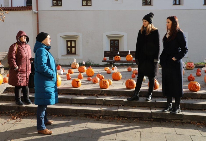Mokytojai vėl grasina: arba milijonai, arba streikas