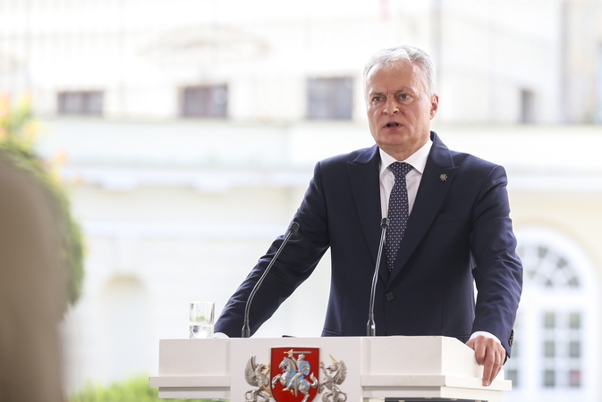 Prezidentas: tegul siekis žinoti ir suprasti padeda nugalėti visas šalutines kliūtis ir trikdžius