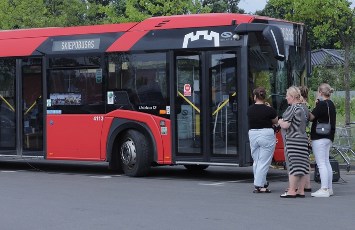 Pirmadienį vilniečių skiepų autobusas lauks prie dviejų „Lidl“ parduotuvių