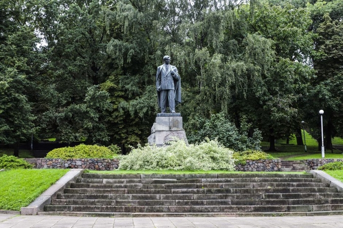 Sprendimai dėl P. Cvirkos skvero teisinės apsaugos atidėti iki rugsėjo pabaigos