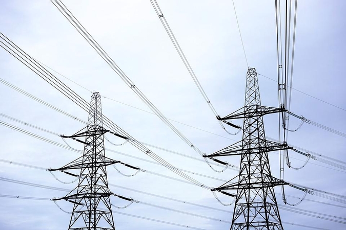 Estijoje dėl smarkios audros be elektros liko keli tūkstančiai namų ūkių