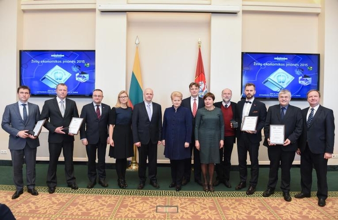Prezidentė apdovanojo pažangiausias žinių ekonomikos įmones