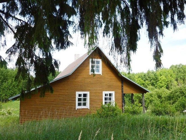 Kodėl lietuviai perka sodybas ar vasarnamius?