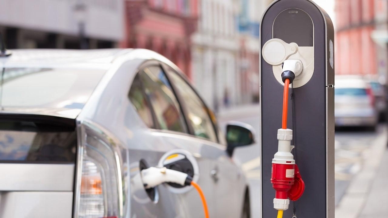 Europa siekia pirmauti lenktynėse dėl elektromobilių pardavimo, o kaip Lietuva?