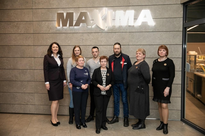 „Maximos“ mėnesio herojai: padeda ir atsinešti prekes, ir išsirinkti plaukų dažus