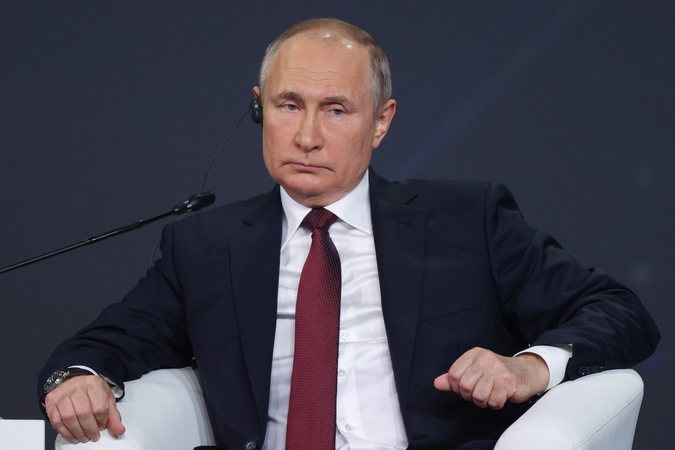 V. Putinas ragina rusus skiepytis nuo COVID-19, mini galimybę vakcinuotis užsieniečiams
