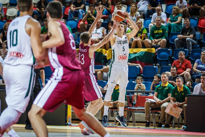 20-mečių krepšinio rinktinė pateko į Europos čempionato ketvirtfinalį