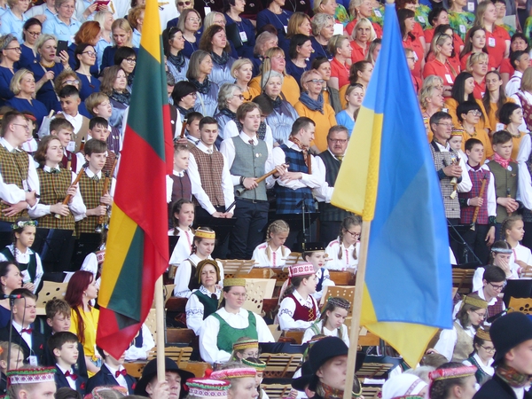 Į uostamiestį sugrįžo dainos ir šokiai