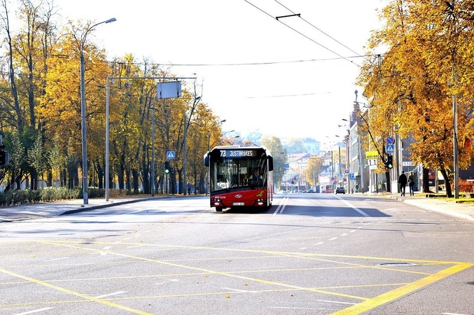 Visų Šventųjų ir Vėlinių metu – eismo ribojimai, dažnesnis viešasis transportas