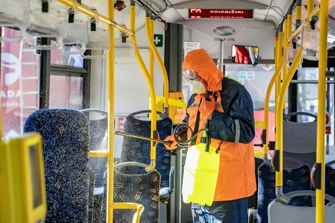 Transporto įmonės žada aktyviai informuoti keleivius apie privalomas kaukes