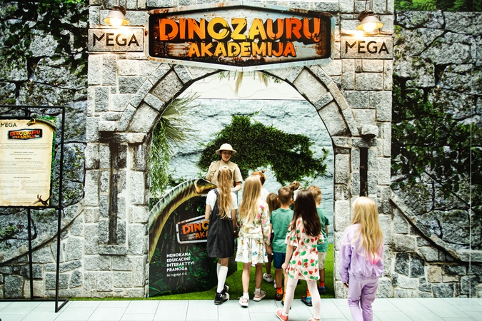 Rugpjūtį „Megoje“ karaliauja dinozaurai