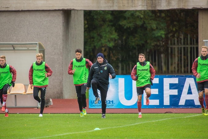 Jaunimo futbolo rinktinė sieks garbingo finišo