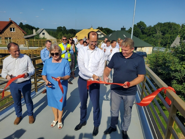 Birštone susisiekimo ministras atidarė naują pėsčiųjų ir dviračių viaduką