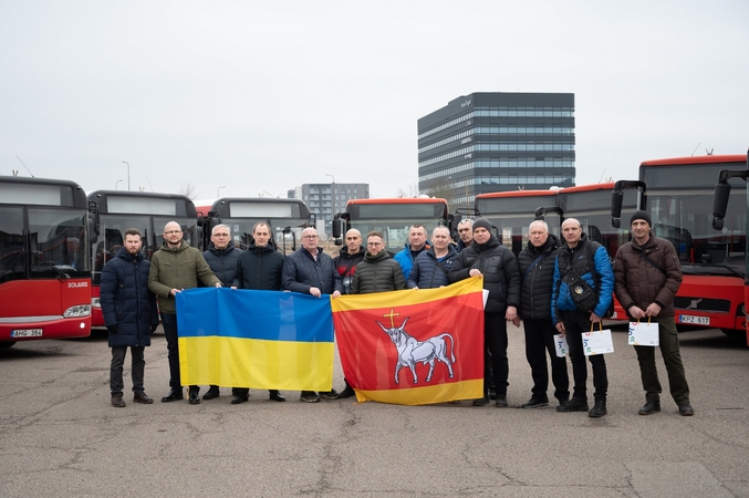 Karo niokojamam Charkivui Kaunas perdavė 20 miesto autobusų
