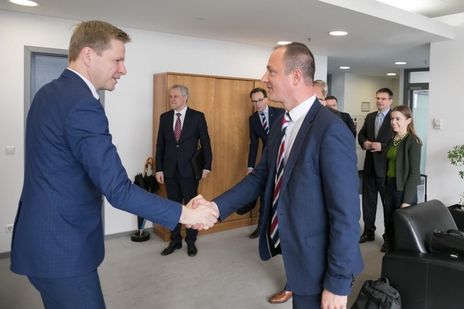 Vilniaus meras domėjosi galimybe įsigyti olandiškų elektrinių autobusų