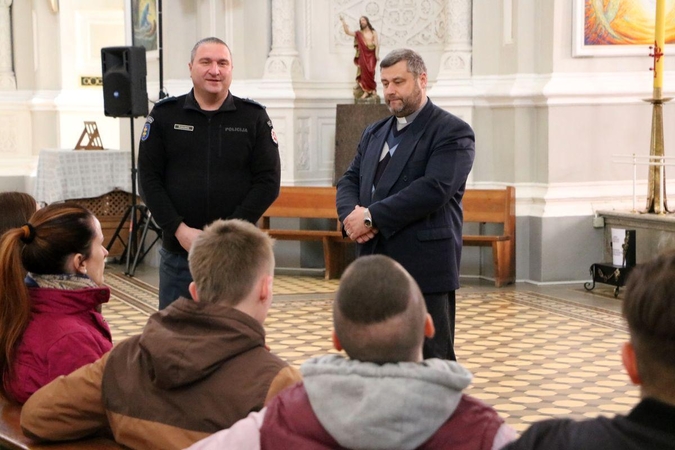 Kvapą gniaužianti patirtis Įgulos bažnyčios požemiuose