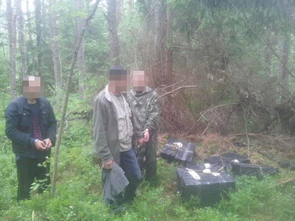 Pasieniečiai į kontrabandinius rūkalus nešančius baltarusius paleido 6 šūvius