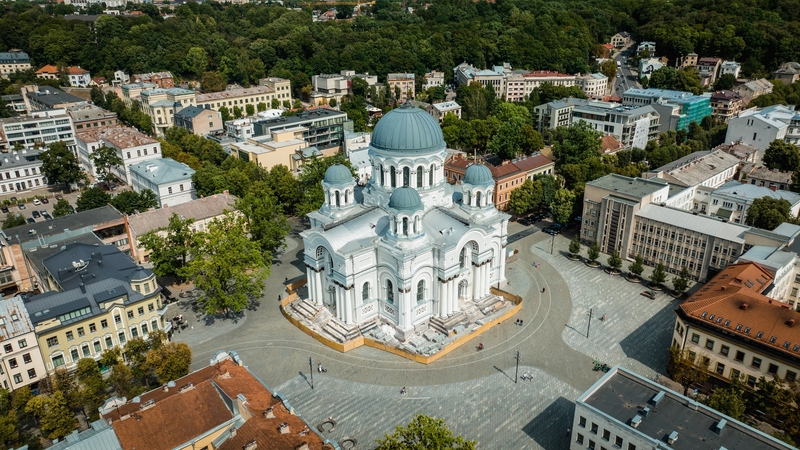 Pagaliau: atidengiama reprezentacinę išvaizdą atgavusi Šv. Arkangelo Mykolo (Įgulos) bažnyčia