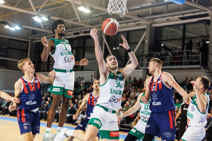Antrojoje pusėje pabėgęs „Žalgiris“ Prienuose laimėjo triuškinančiai