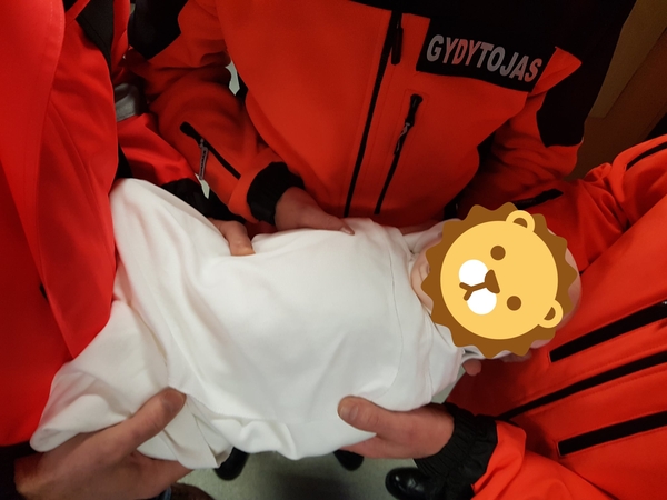 Pirmą gimdymą priėmęs gydytojas: sulaukėme ir kvapą atgavusios mamos padėkos