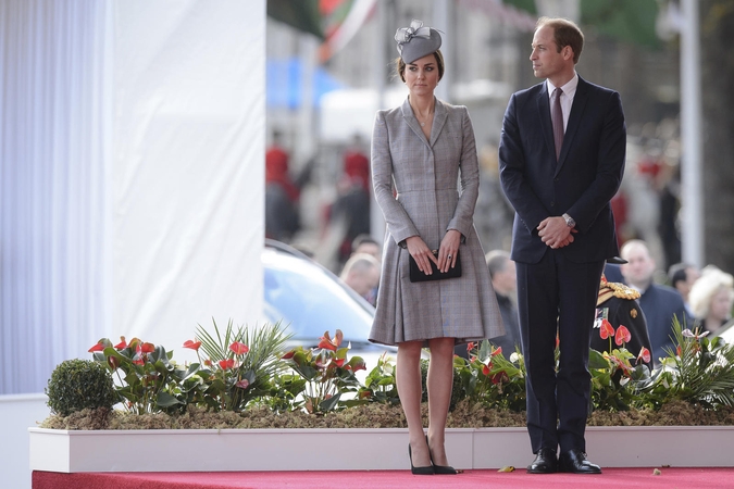 Princo Wiliamo žmona Kate pasirodė viešai pirmą kartą po paskelbimo apie jos nėštumą