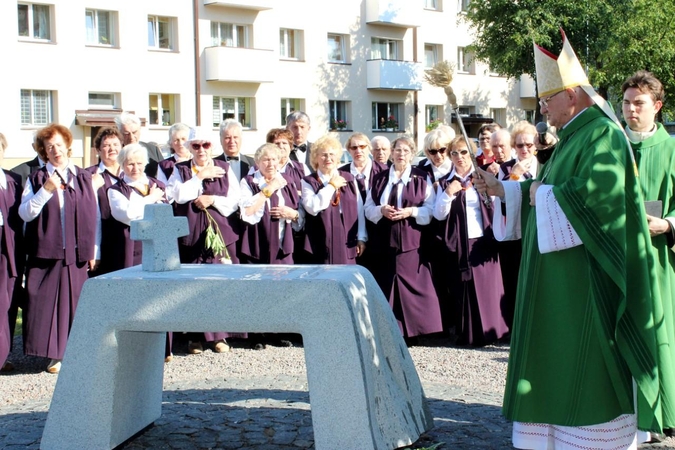 Telšiuose atidengtas unikalus paminklas tremties aukoms